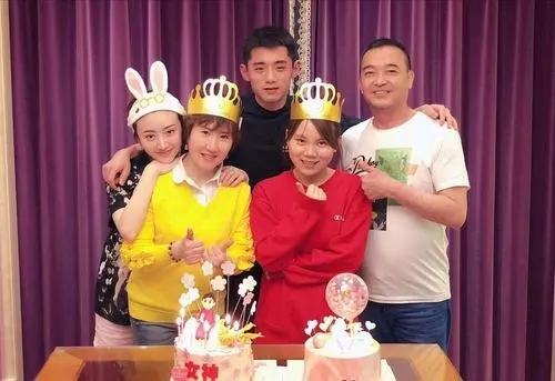 景甜个人资料简介家世显赫父母亲资料介绍,景甜背后大佬是谁