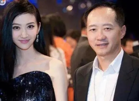 景甜个人资料简介家世显赫父母亲资料介绍,景甜背后大佬是谁