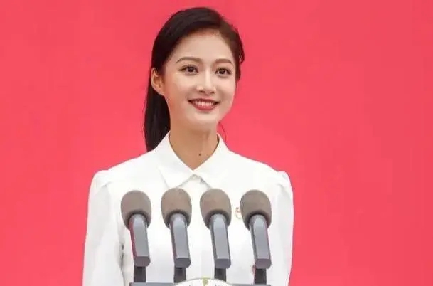 冯琳个人资料简介家庭背景惊艳的照片,中传冯琳感情史男朋友是谁