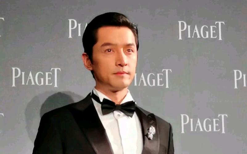胡歌个人资料简介老婆黄曦宁个人简介照片,胡歌妻子黄曦宁婚纱照