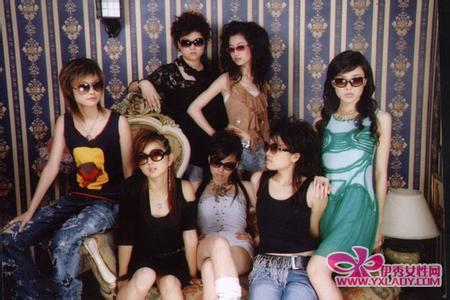 李宇春真他妈恶心人怎么回事?李宇春和张靓颖谁有钱财力比一比
