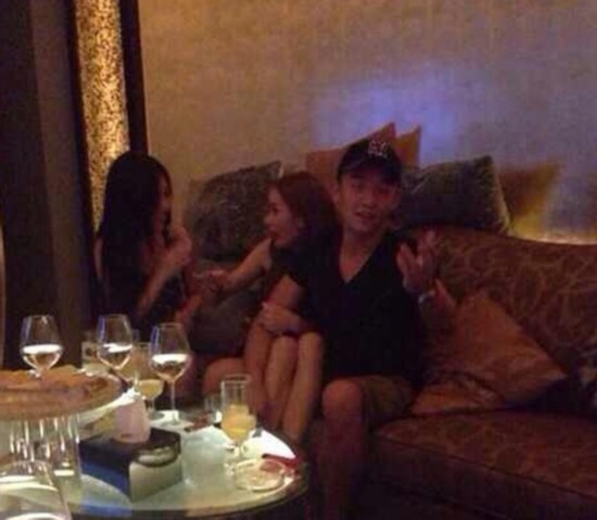 杨颖和郑恺是什么关系? 跑男郑恺是夜店小王子是怎么回事?