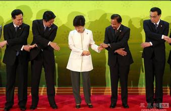 朴槿 惠拒 安倍 握手 图片 日本 曝朴 槿惠 惊天 丑闻