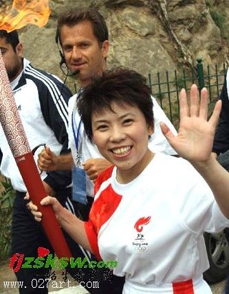 邓亚萍的真实国籍,邓亚萍为什么下跪图,邓亚萍败光20亿怎么回事
