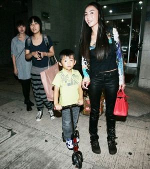 张柏芝儿子近况合照图,张柏芝的历任男友丰富情史大曝光