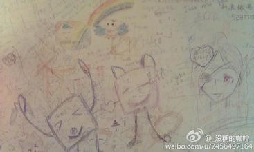 女公厕内部涂鸦图此乃厕所幽默?涂鸦图恶搞诗圣杜甫引争议