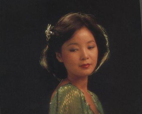 邓丽君死亡真相揭秘,邓丽君和成龙同居过吗,成龙否认消费邓丽君