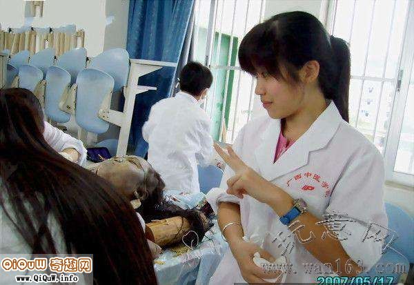 医学解剖女孩尸体图,医学解剖女性尸体骨盆,医学院解剖尸体课现场_168军事网