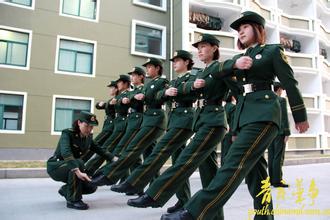 以前六级士官是(正团职)待遇,现在相当于七级