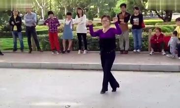 50后大叔大妈那些龌龊事 大叔大妈公园摸奶门 实拍大叔大妈活春官