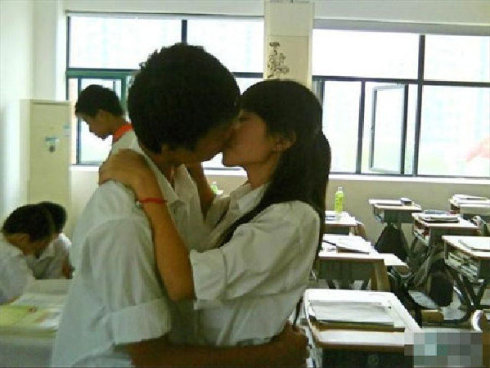 金乡一中女生怀孕照片,中学女生被诱奸怀孕,1