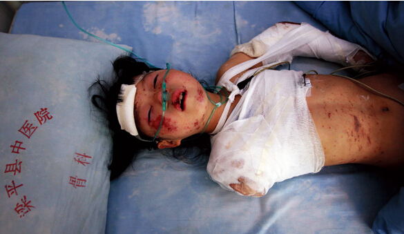 汶川地震中死了多少美女,汶川大地震感人视频