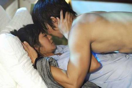 7女子强奸一男子图,一女子与二百多男子,男子