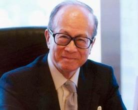 李嘉诚台风返工表情