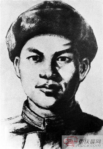 邱少云的英雄事迹简介和被火烧后的图,邱少云