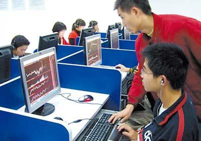 18岁少女炒股月赚百万 炒股牛人3000变百万 大