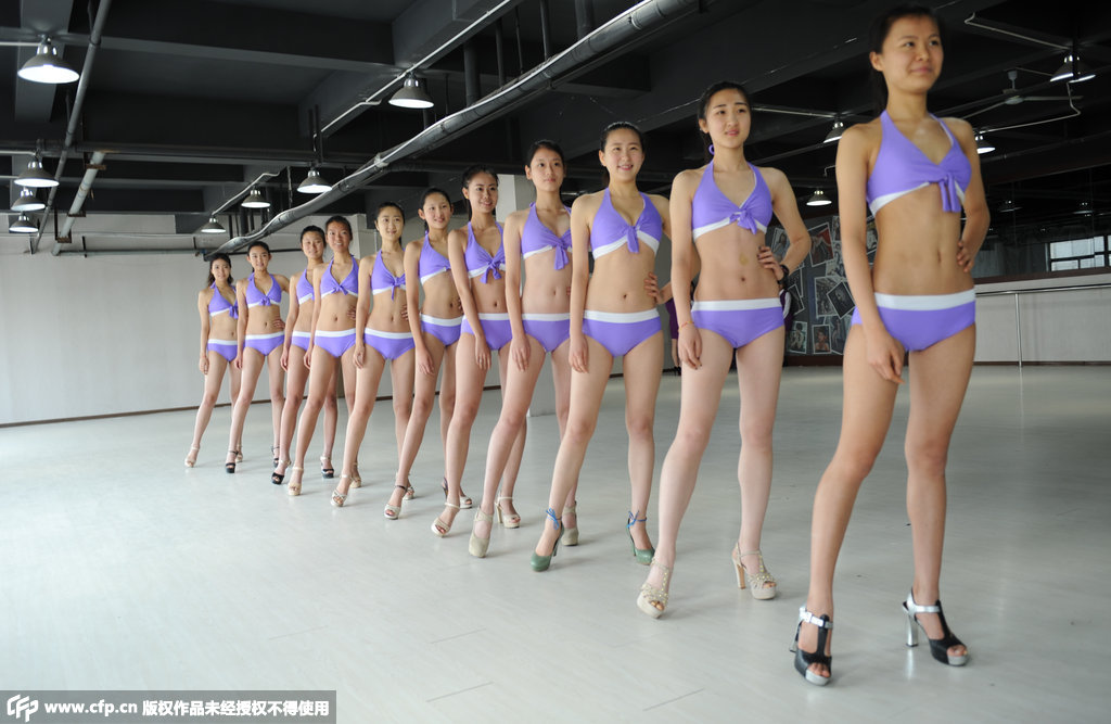 高考生穿比基尼艺考照片 为什么艺考要穿比基