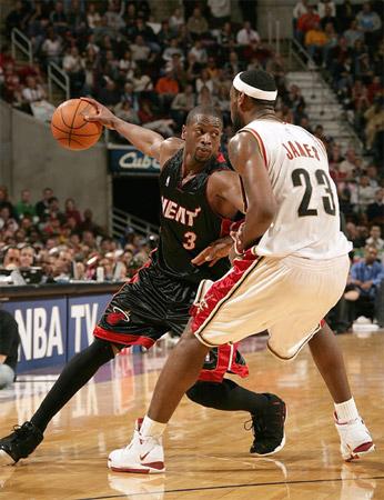 詹姆斯对韦德的评价 詹姆斯和韦德的关系 NBA