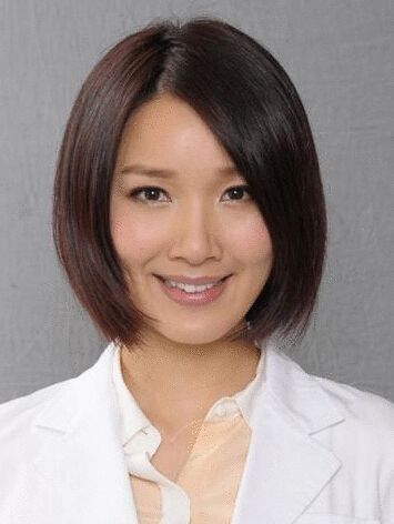 李亚男王祖蓝婚纱照怎么认识的,李亚男个人资料家庭背景