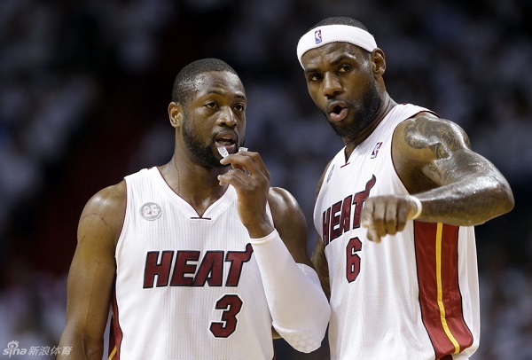 詹姆斯重回热火韦德哭了 詹姆斯十佳球 詹姆斯