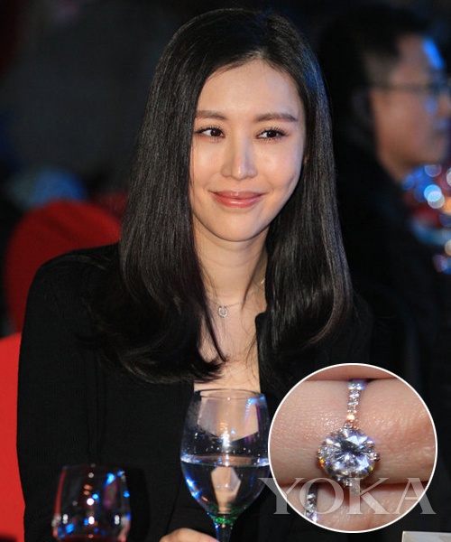 田朴珺简介背景靓照 王石为什么喜欢田朴珺 田