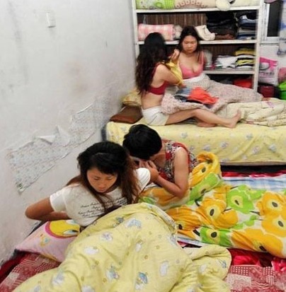 传销窝点的女人随便睡 传销窝点男女混睡照片