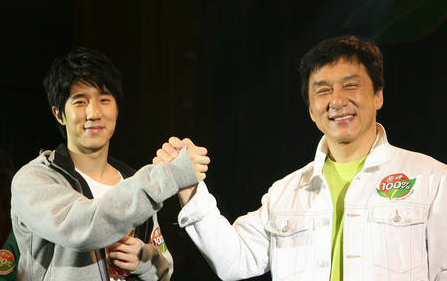 成龙的儿子为什么姓房 房祖名是成龙亲儿子吗