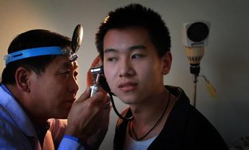 空军飞行员体检有哪些要求,空军飞行员退役年