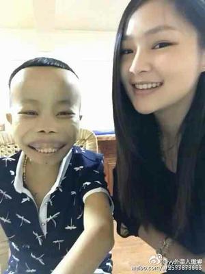 陈山yy外星人死了吗个人简介视频 陈山睡过多