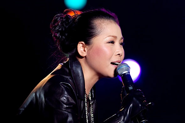 田震得了什么病近况如何 田震老公孩子照片曝