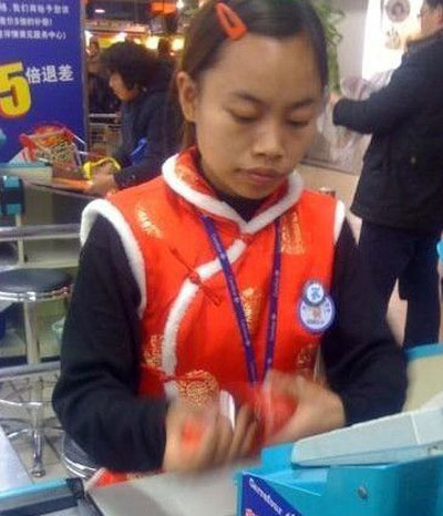 罗玉凤新浪微博怎么去的美国 罗玉凤整容后的