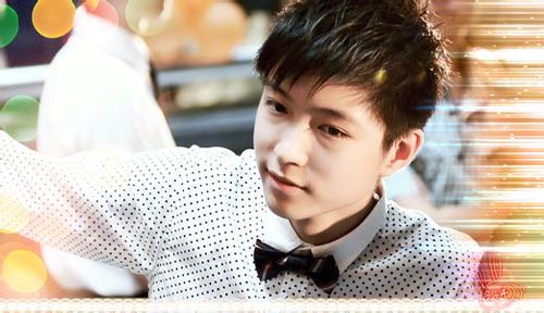 左溢和陈子仪接吻照 一年级左溢身高微博