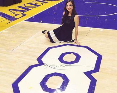 科比谢幕战地板空气等被拍卖照片,科比完美谢