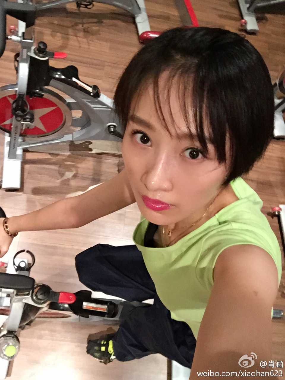 吻戏视频 肖涵老公王良南照片离婚了吗(2)