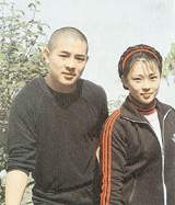 李连杰前妻黄秋燕再婚近照似大妈 李连杰为什么跟黄秋燕离婚原因