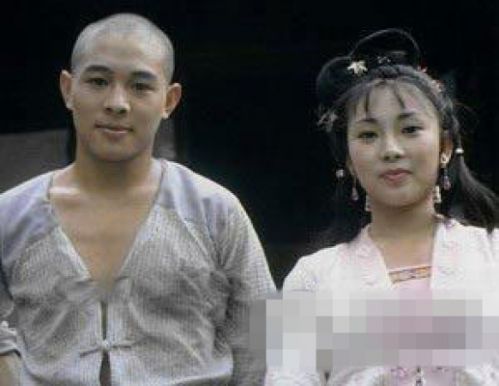 李连杰前妻黄秋燕再婚近照似大妈 李连杰为什么跟黄秋燕离婚原因