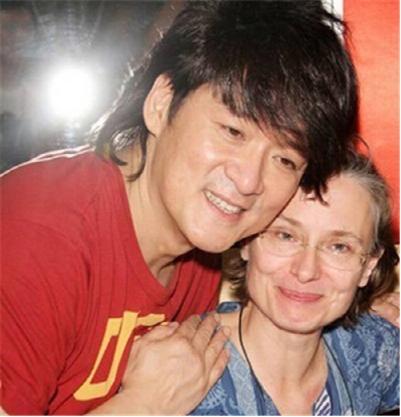 周华健帅气混血儿子周厚安曝光 周华健妻子康粹兰照片个人资料