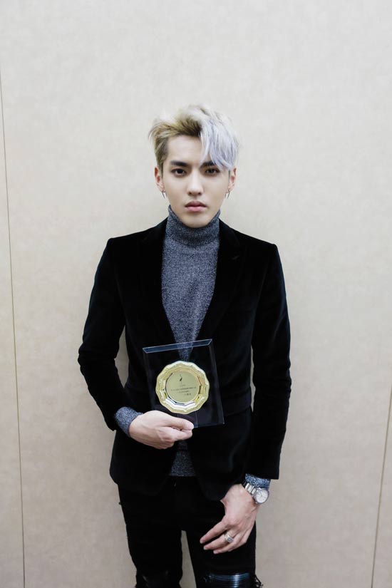 吴亦凡获金鹤奖最佳男主背后内幕 吴亦凡最尴尬的演技大盘点