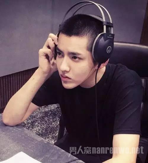 吴亦凡生日献礼英文单曲July曝光图,吴亦凡约炮