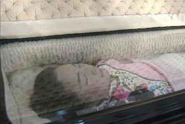 邓丽君墓园地址在哪墓碑遭破坏图片 邓丽君尸检照片真实死因惊人_168看看网