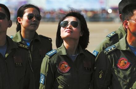 余旭牺牲现场惨烈没找到完整遗体 失事飞机黑