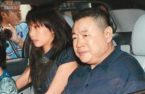 刘銮雄申请结婚近况如何为什么喜欢甘比揭秘前妻吕丽君财产争夺战