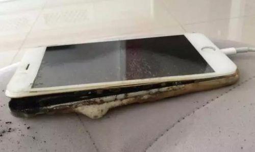 iPhone爆炸门现场照电池爆炸的前兆 苹果手机