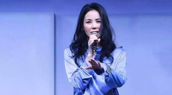 王菲演唱会崩盘怎么回事会如期举行吗王菲演唱会天价门票背后原因