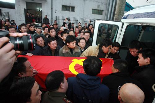 马季去世追悼会现场遗体图片,马季葬礼上最无耻一幕视频曝光