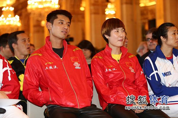 丁宁和张继科接吻照片曝光怎么回事 张继科女友是谁丰富情史遭扒(2)