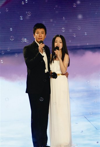 毛宁第一任老婆李静萍个人资料简历照片,毛宁李静萍年轻结婚照