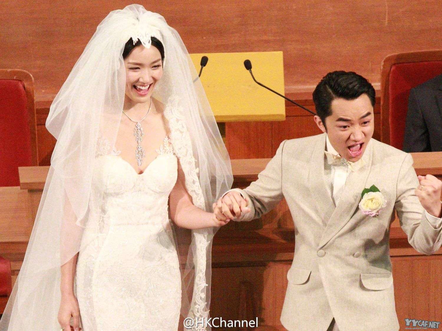 k彩娱乐平台注册:王祖蓝能满足李亚男吗,王祖蓝老婆李亚男婚纱照