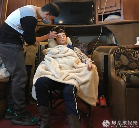 滚床单吗壁纸拼