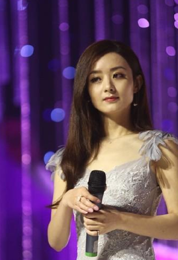 赵丽颖个人资料整容了吗赵丽颖怀孕大肚照生孩